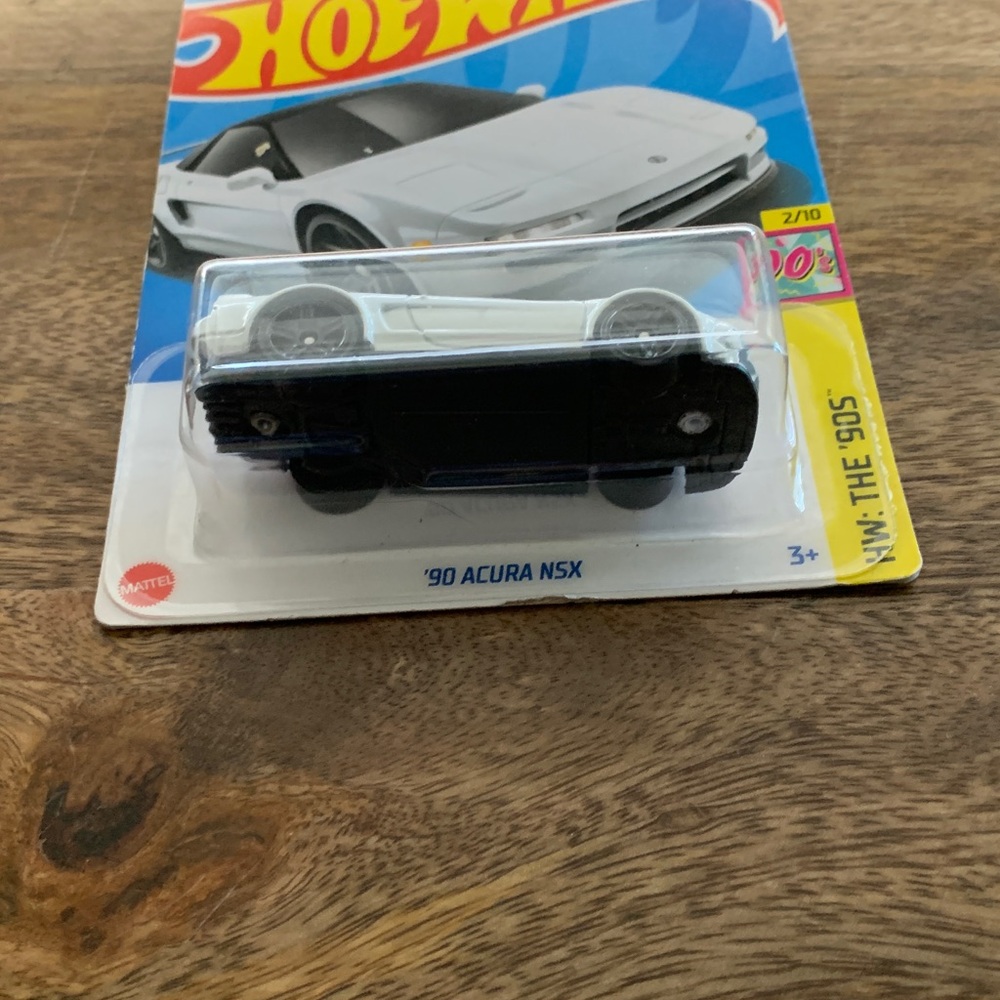 Mattel Hot Wheels '90 Acura NSX White Die-Cast Car - Picture 5 of 6